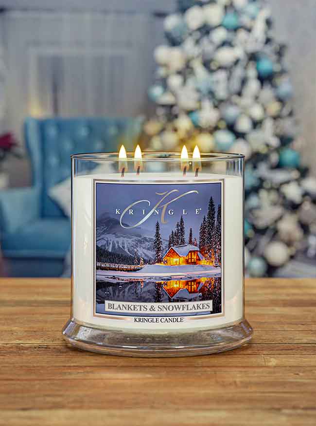 Blankets & Snowflakes scented 4-wick candle